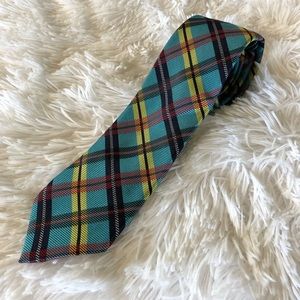 • Men’s Necktie •